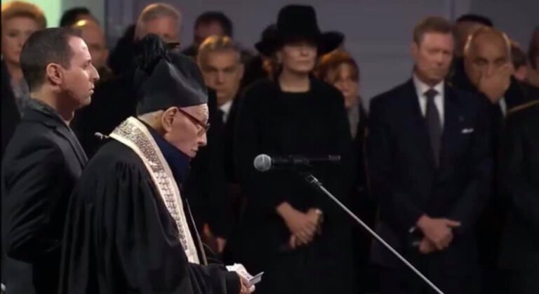 Cantor Wisnia Singing at Ceremony