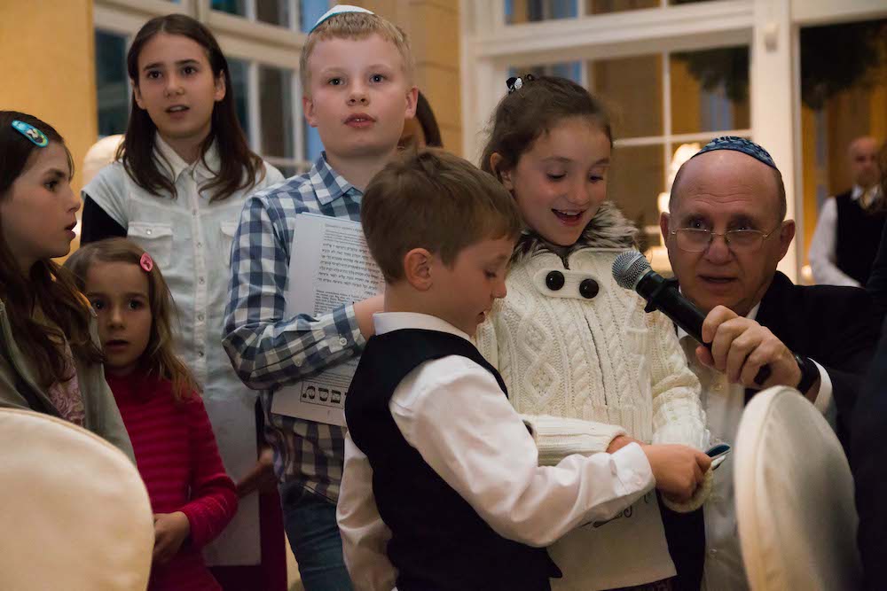 Seder at Beit Warszawa in Pomarańcza